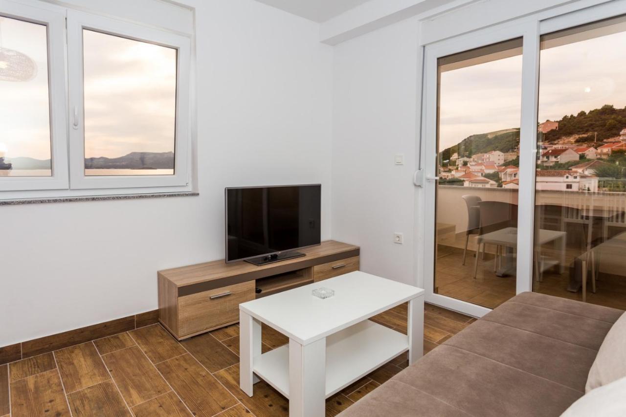 Butique Maris Apartment Komarna Exterior photo